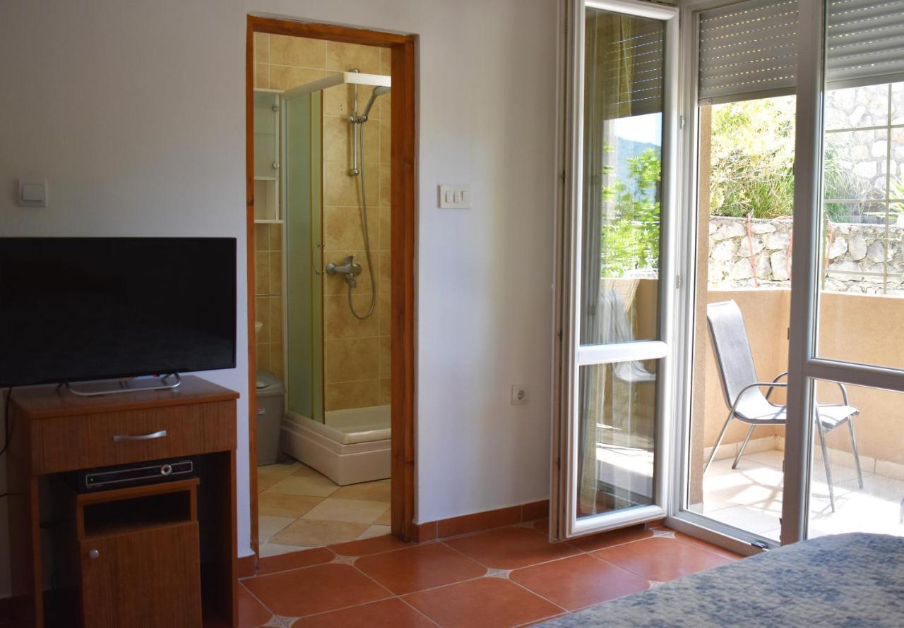 Apartments Montenegro Risan Cuckovic ภายนอก รูปภาพ